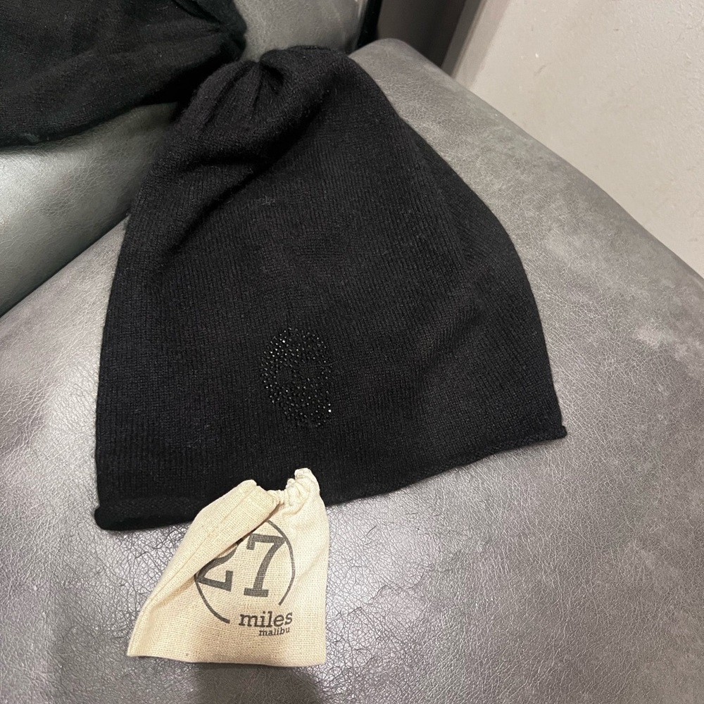 27 Miles Malibu Elegant Black cashmere  beanie